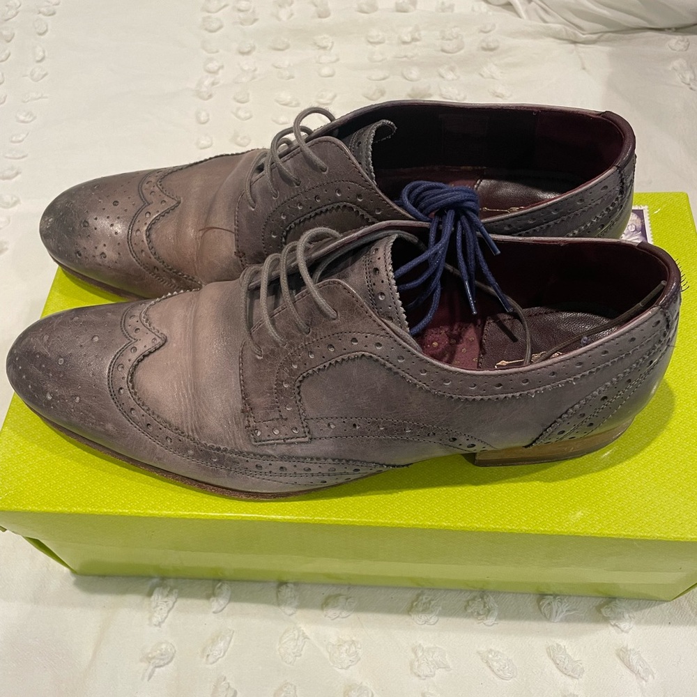 Men’s Ted Baker Brogue Dress Shoes - Picture 2 of 7
